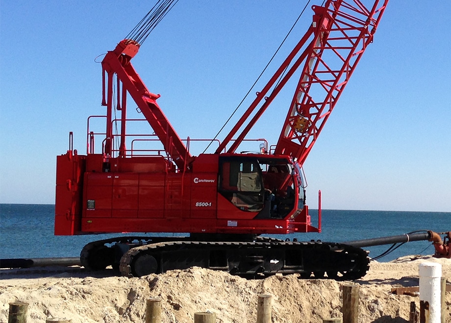 Manitowoc crawler crane in Australia